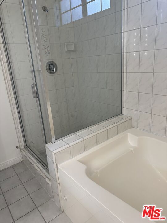 5319 Lindley Avenue, Tarzana CA: https://media.crmls.org/mediaz/497e04fb-df44-4094-b4a2-576aae99c61e.jpg