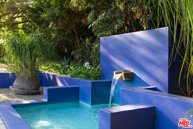 796 Hot Springs Road, Montecito CA: https://media.crmls.org/mediaz/497e5146-7be8-41b8-8af1-c3c45eb56644.jpg