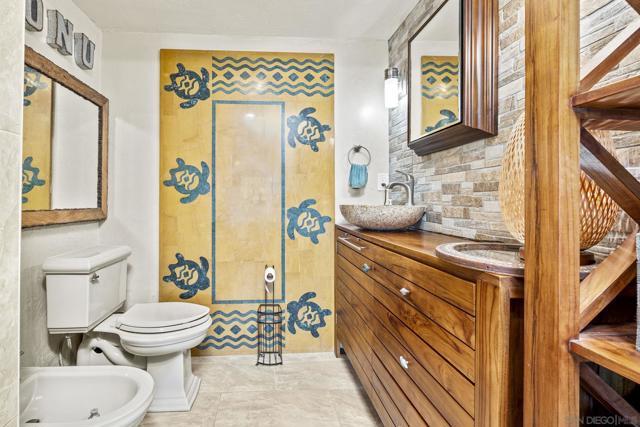 87 561 Farrington Hwy,  CA: https://media.crmls.org/mediaz/497e94a2-75ff-468b-8855-d886736e521a.jpg