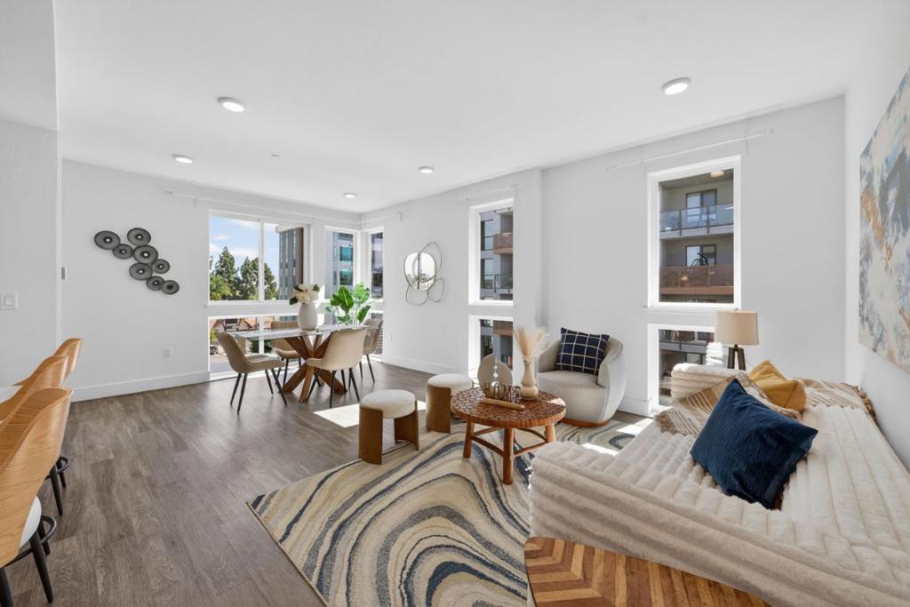3768 Capitol Ave #400B