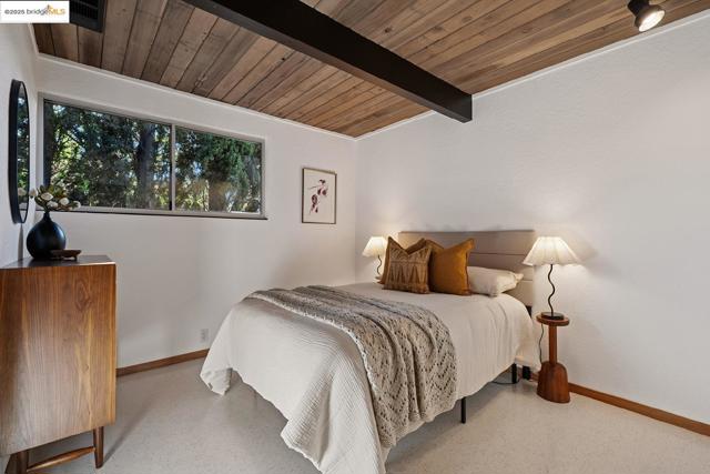 4020 Salem ST, Concord CA: https://media.crmls.org/mediaz/497f02e9-fb06-44af-8cff-ab9f7b97647d.jpg