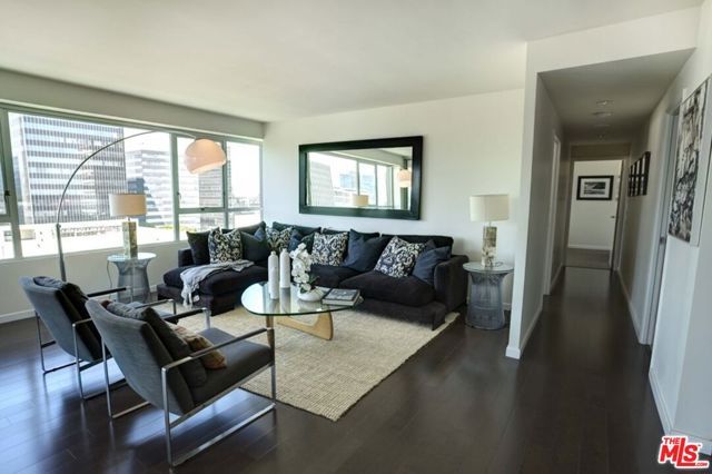 3460 W 7th Street, Los Angeles CA: https://media.crmls.org/mediaz/497f755d-ae6c-4733-8321-9ca2724756ac.jpg