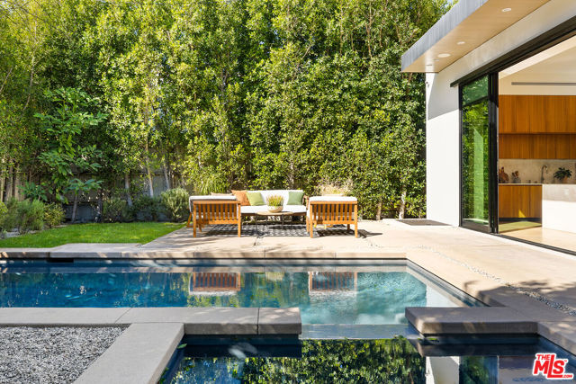 8732 Rangely Avenue, West Hollywood CA: https://media.crmls.org/mediaz/497f851c-558e-424e-86f4-f73d9304ee51.jpg