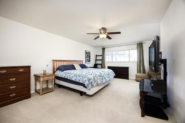 12466 Senda Rd, San Diego CA: https://media.crmls.org/mediaz/497ff010-faba-4daf-9338-38d2cc699083.jpg
