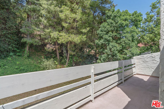 23454 Park Hermosa, Calabasas CA: https://media.crmls.org/mediaz/498027f9-323f-4b5c-b2c1-8774560bcd67.jpg