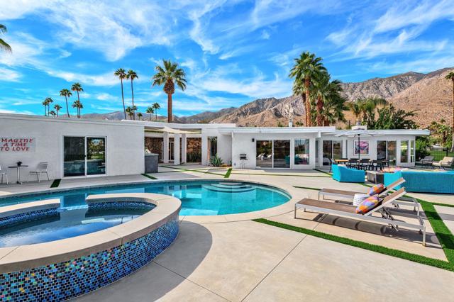 2320 S Via Lazo, Palm Springs CA: https://media.crmls.org/mediaz/498151c0-d7ac-4227-a16a-bd81310ab3d6.jpg