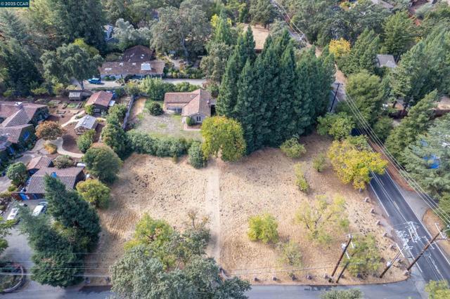 2339 Tice Valley Blvd, Walnut Creek CA: https://media.crmls.org/mediaz/4982029c-9ae8-44d1-9feb-ebb18fb00d79.jpg