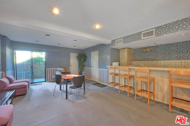 4311 Colfax Avenue, Studio City CA: https://media.crmls.org/mediaz/49822e6d-9490-4851-8b7a-61029536b431.jpg