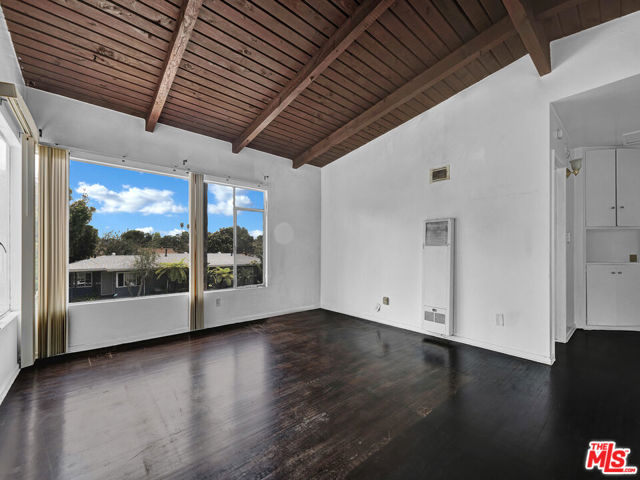 5401 Thornburn Street, Los Angeles CA: https://media.crmls.org/mediaz/4982487f-093f-41f0-ad87-19324caaa2d2.jpg