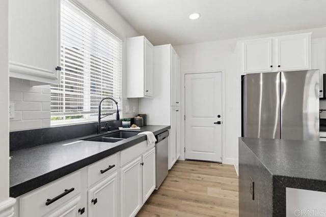 Detail Gallery Image 15 of 46 For 1720 Santa Ivy Ave, Chula Vista,  CA 91913 - 5 Beds | 3/1 Baths