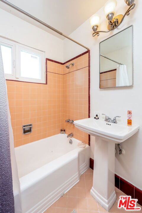 Image 23 of 25 For 1477 Havenhurst Drive