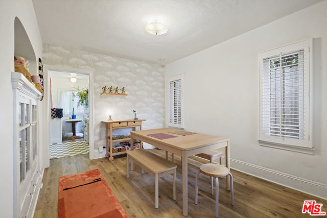 1811 Effie Street, Los Angeles CA: https://media.crmls.org/mediaz/49830cca-f800-4e4b-8834-54417baffbd2.jpg