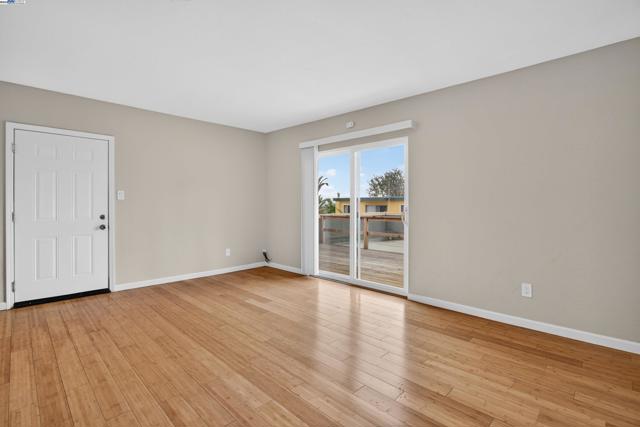 273 MacArthur Blvd, Oakland CA: https://media.crmls.org/mediaz/49833cfd-bfa7-4203-8034-92698520ac7e.jpg
