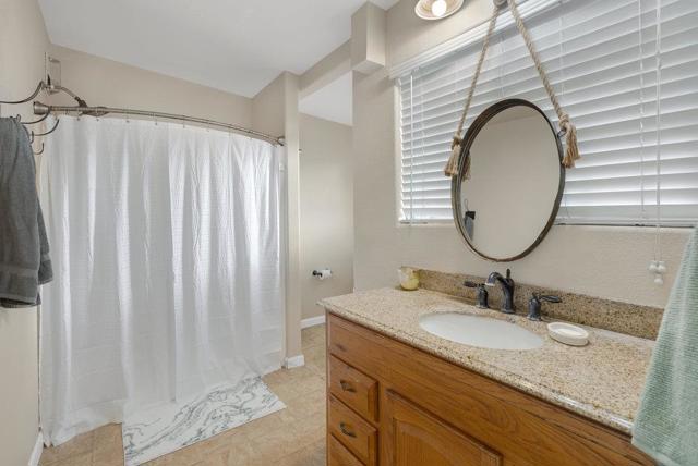 6881 F Street, Tres Pinos CA: https://media.crmls.org/mediaz/49834947-cb49-4bc3-8829-9f2644c6af69.jpg