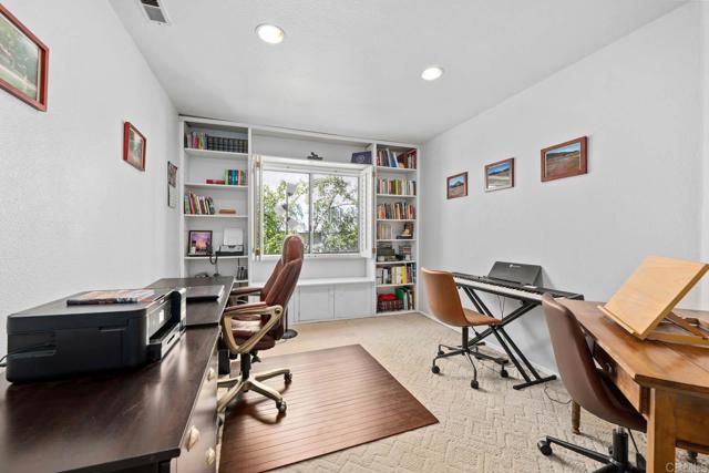 Detail Gallery Image 10 of 22 For 11738 Monte View Ct, El Cajon,  CA 92019 - 3 Beds | 2 Baths