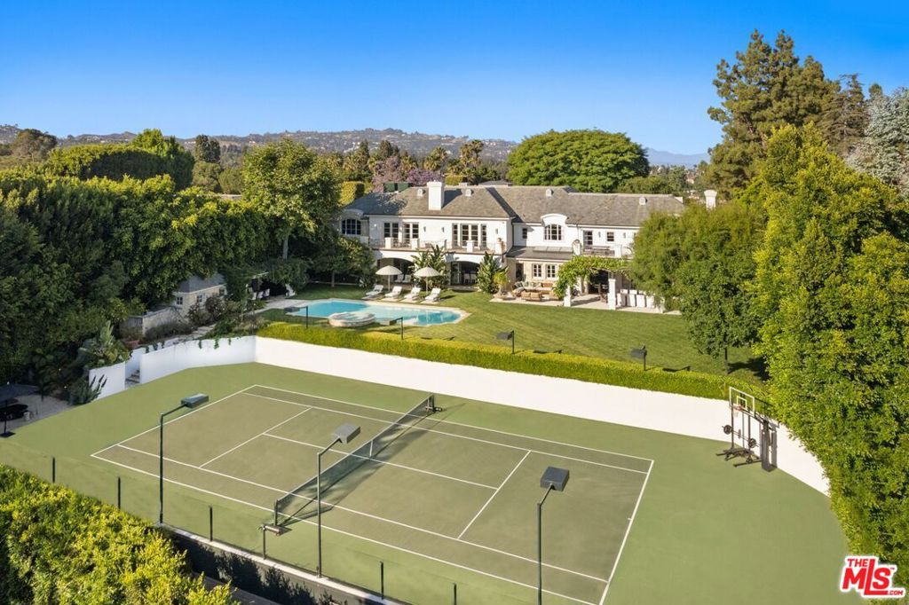 9966 Sunset Boulevard — architectural residence
