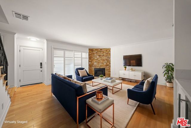 14634 Magnolia Boulevard, 7 photo 6