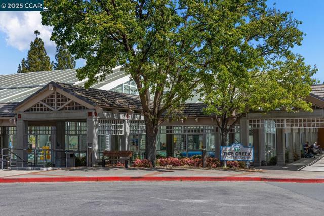 1129 Leisure Ln, Walnut Creek CA: https://media.crmls.org/mediaz/4985a9a6-df56-4dc6-833d-24f921122f1a.jpg