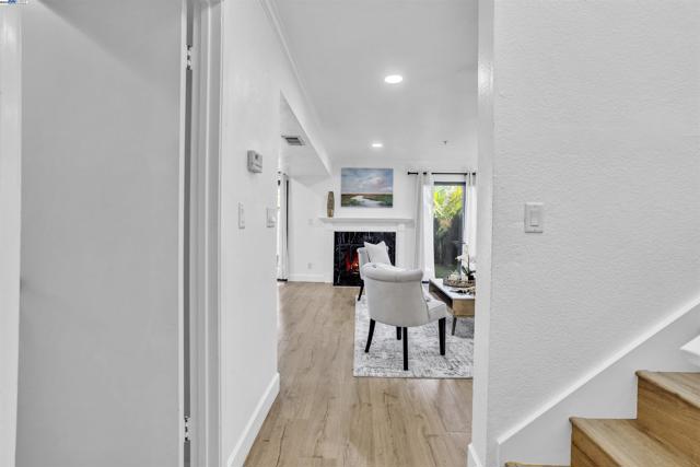 20340 Forest Ave, Castro Valley CA: https://media.crmls.org/mediaz/4986008f-9dd0-488c-9256-d51255c9ad50.jpg