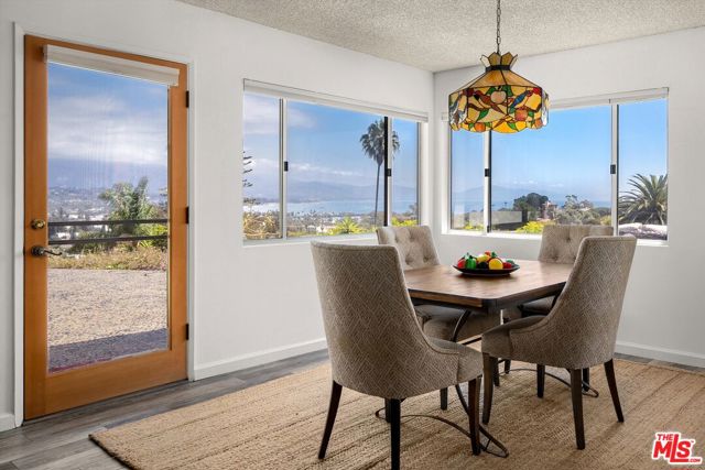 540 Miramonte Drive, Santa Barbara CA: https://media.crmls.org/mediaz/49860269-4942-433d-99cd-117f99a987a2.jpg