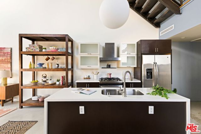 803 Wilcox Avenue, Los Angeles CA: https://media.crmls.org/mediaz/4986421c-a4e3-4bfe-aa76-888e85f7e387.jpg