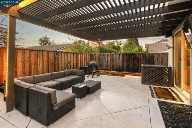 84 Plumeria Ct, Danville CA: https://media.crmls.org/mediaz/49864925-35c5-4043-a284-d934c9e851ea.jpg