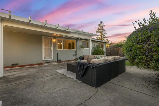 2476 Le Bain Drive, San Jose CA: https://media.crmls.org/mediaz/49871de2-3c4c-45ae-95f3-c7883bd6ac0c.jpg