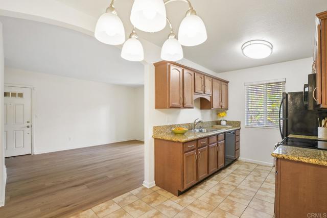 Detail Gallery Image 9 of 28 For 4465 Home Ave #5,  San Diego,  CA 92105 - 2 Beds | 1/1 Baths