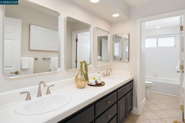 508 Zenith Ridge Dr, Danville CA: https://media.crmls.org/mediaz/4987ae7d-27c7-41c2-9f63-2a944c9d8a85.jpg