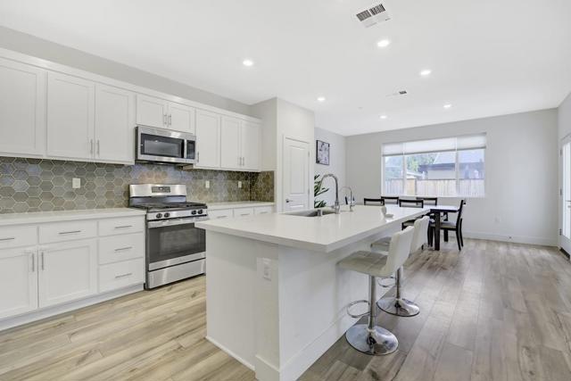 5161 Maniago Way, Antioch CA: https://media.crmls.org/mediaz/4987cee6-abaa-401a-b39b-1300c6b3f2fa.jpg