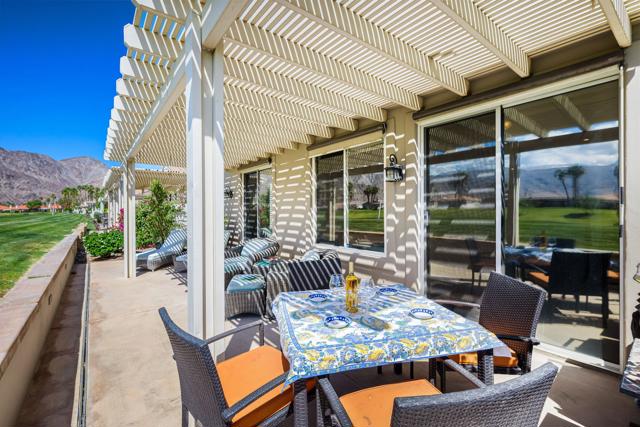 78071 Calle Norte, La Quinta CA: https://media.crmls.org/mediaz/4987eb93-48f6-4422-af6e-495857b1484b.jpg