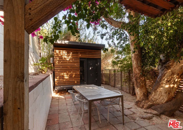 2108 Tavern Trail, Los Angeles CA: https://media.crmls.org/mediaz/4989ac5b-7b02-44e1-9f8c-478c42fc93ca.jpg