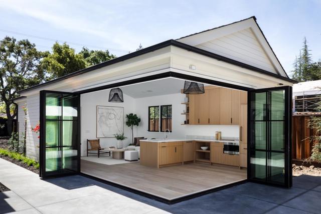 240 Valparaiso Avenue, Atherton CA: https://media.crmls.org/mediaz/498a4cfd-bf34-4e64-a246-8d8111cfc5b5.jpg