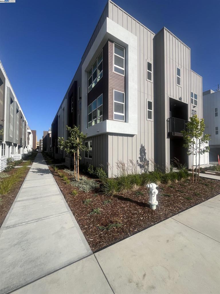 2025 Stanford Street