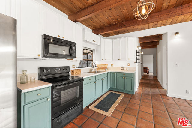 1710 Topanga Skyline, Topanga CA: https://media.crmls.org/mediaz/498a7e3d-a69c-4601-b775-c8824445b7c2.jpg