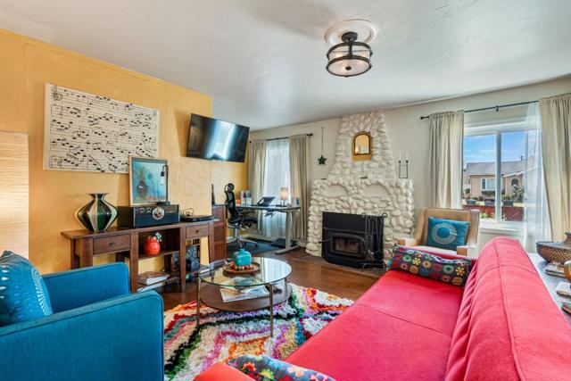 29 Buena Vista Street, Salinas CA: https://media.crmls.org/mediaz/498ab78a-272c-44ea-b950-8a5eb986bdf4.jpg