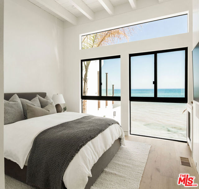 27356 Escondido Beach Road Highway, Malibu CA: https://media.crmls.org/mediaz/498b54a1-4dd9-498b-b071-b2b96e4dd75d.jpg