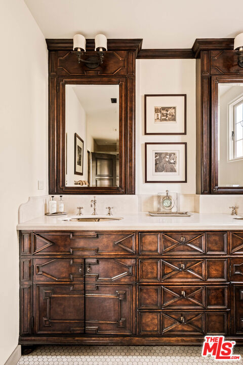 7020 La Presa Drive, Los Angeles CA: https://media.crmls.org/mediaz/498b7195-0b47-45dd-9506-0cbcd32082ab.jpg