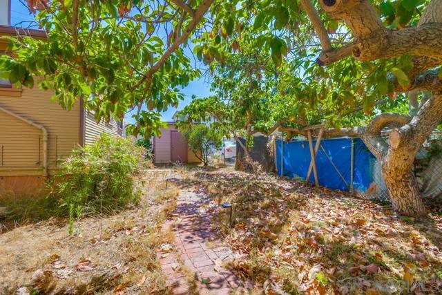 305 F Avenue, National City CA: https://media.crmls.org/mediaz/498be55d-7d1d-4ec2-95b2-9bee98d75ea3.jpg