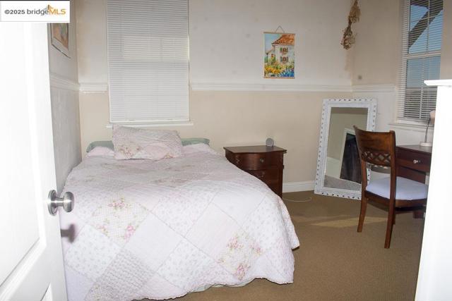 1083 Steeple Blvd, Brentwood CA: https://media.crmls.org/mediaz/498bedf2-26dd-42fc-9700-4fd615d3964e.jpg