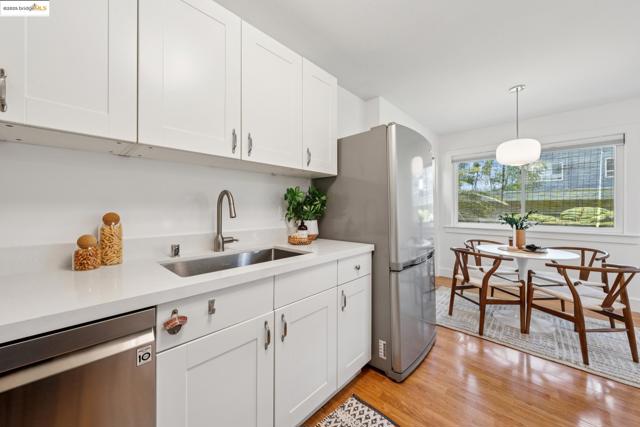 2028 Damuth St, Oakland CA: https://media.crmls.org/mediaz/498bfb81-8c03-412a-8d1c-234e90b2725b.jpg