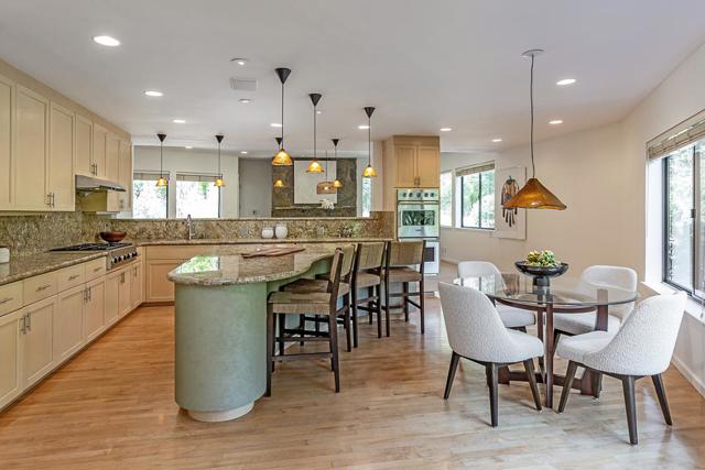 3 Oak Forest Court, Portola Valley CA: https://media.crmls.org/mediaz/498d5a4b-4d87-4929-b480-ef9aec801505.jpg