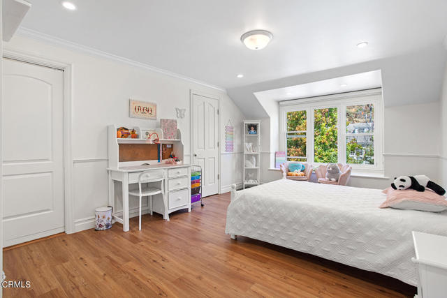 848 Greenridge Drive, La Canada Flintridge CA: https://media.crmls.org/mediaz/498dded5-b49b-44e3-857e-b5096efff722.jpg