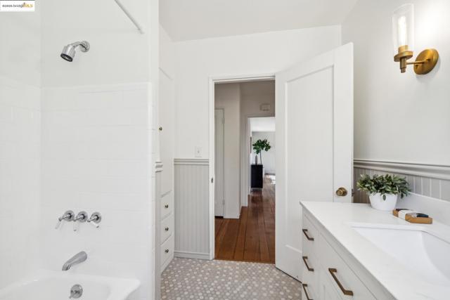 1025 Creston Rd, Berkeley CA: https://media.crmls.org/mediaz/498e0031-72a9-46c7-9ccc-b7d3fb687846.jpg