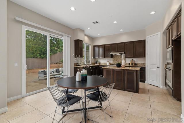 10518 Monterey Ridge Dr, San Diego CA: https://media.crmls.org/mediaz/498e12f8-68ae-4670-a850-e855f60dd045.jpg