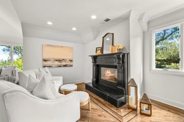 760 Chateau Drive, Hillsborough CA: https://media.crmls.org/mediaz/498e2cc2-444a-43f3-b6b9-ca660a42363f.jpg