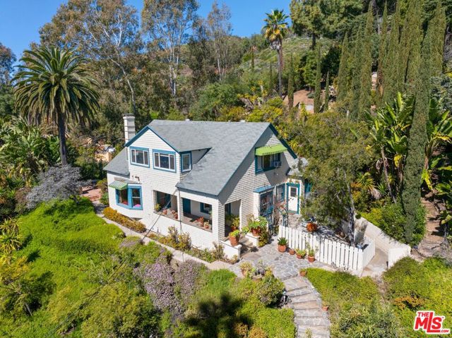2003 La Brea Terrace, Los Angeles CA: https://media.crmls.org/mediaz/498e9603-4026-428f-becc-a4092cc7ba4e.jpg