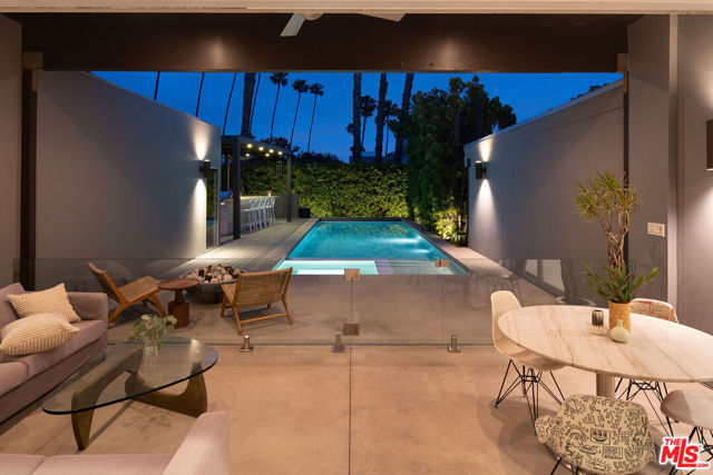 1344 Maltman Avenue, Los Angeles CA: https://media.crmls.org/mediaz/498eb51e-d2e9-4da7-9797-97d03401b435.jpg