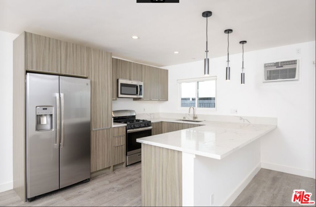 1261 N Laurel Avenue