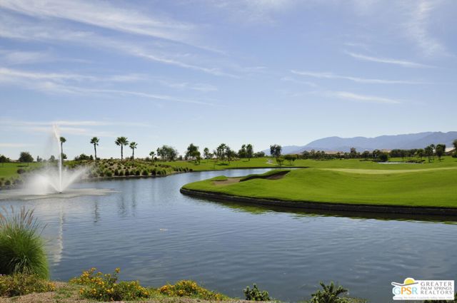 39220 Calle Negrete, Indio CA: https://media.crmls.org/mediaz/4990411c-dca6-4300-9a04-4ff2d33968d7.jpg